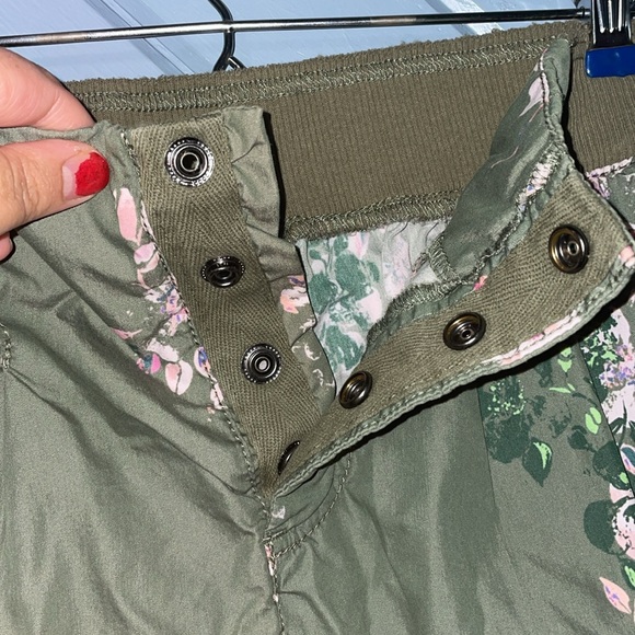 Free People Movement Mesmerize Me Cargo pants Olive Floral - Picture 11 of 12